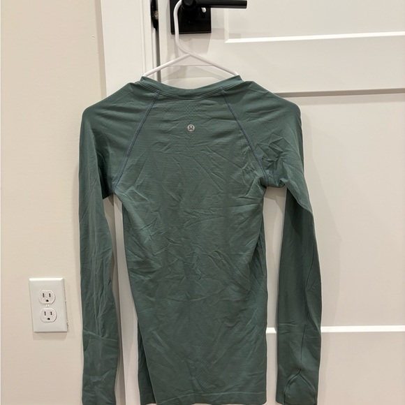 Lululemon Swiftly Size 2 - Picture 3 of 7